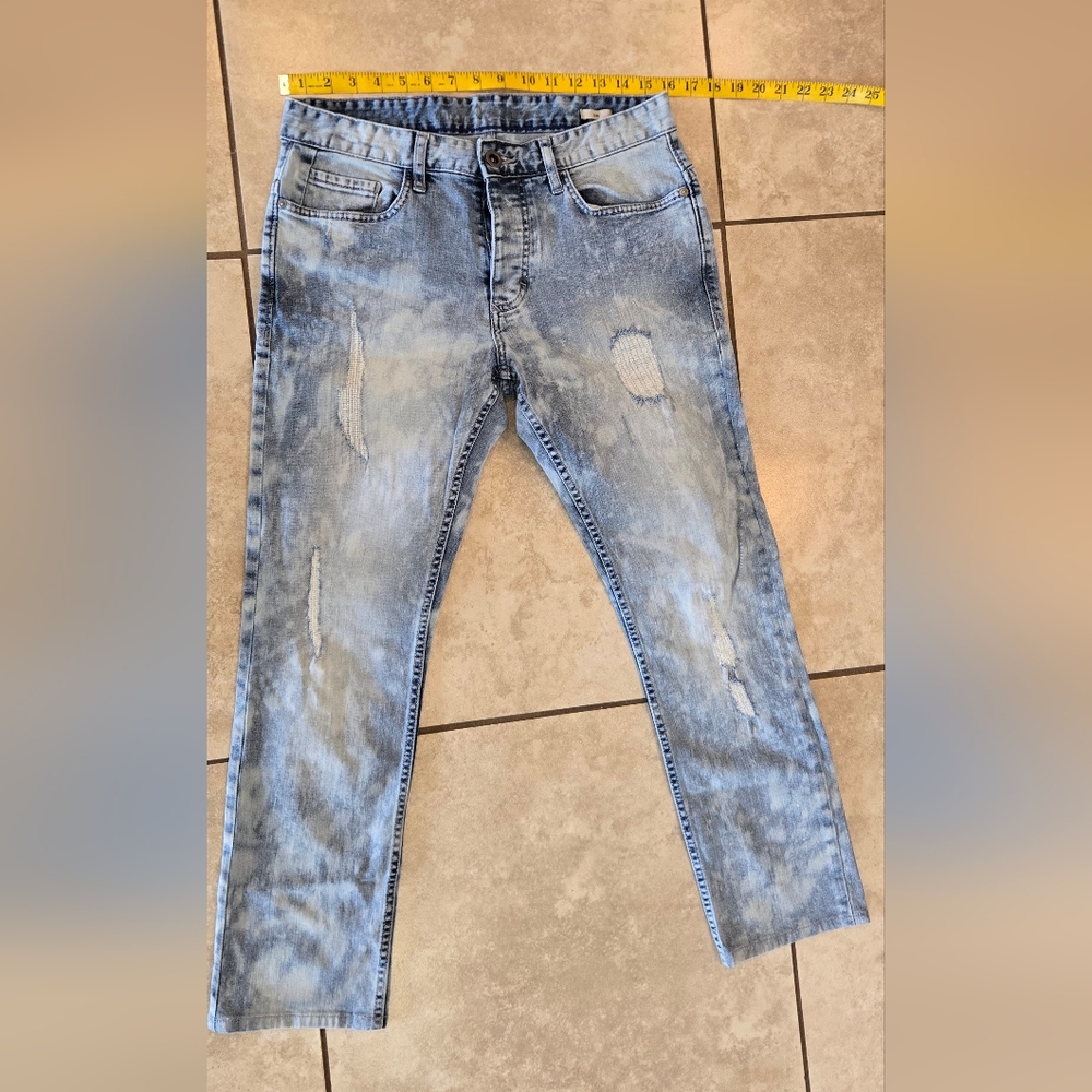 Calvin Klein, 32x27